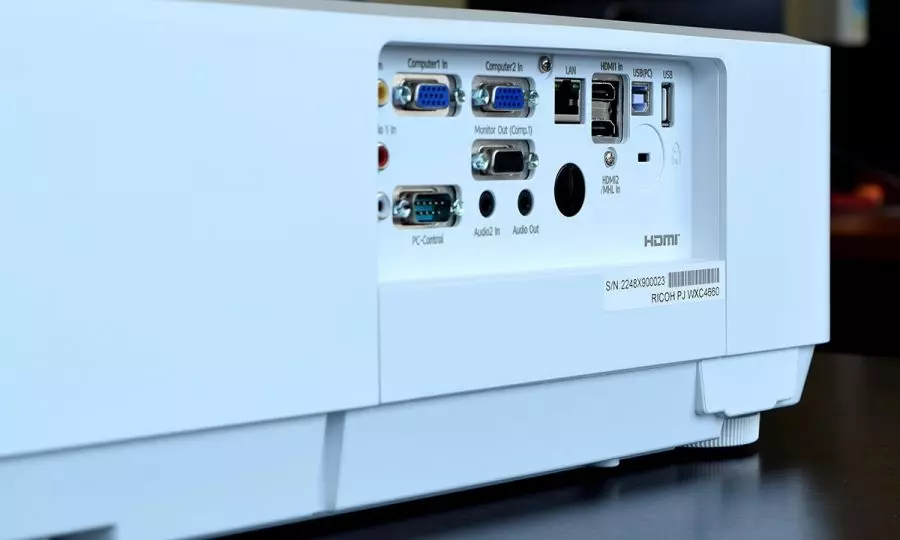 Обзор проектора Ricoh WXC4660: министр образования