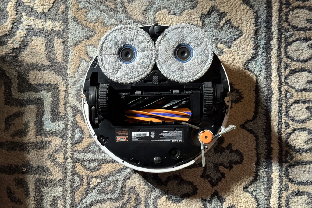 Dreame X60 Max Ultra Complete снизу. Фото: © Wes Davis / Gizmodo